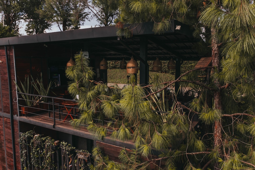 Domus Glamping 1/50