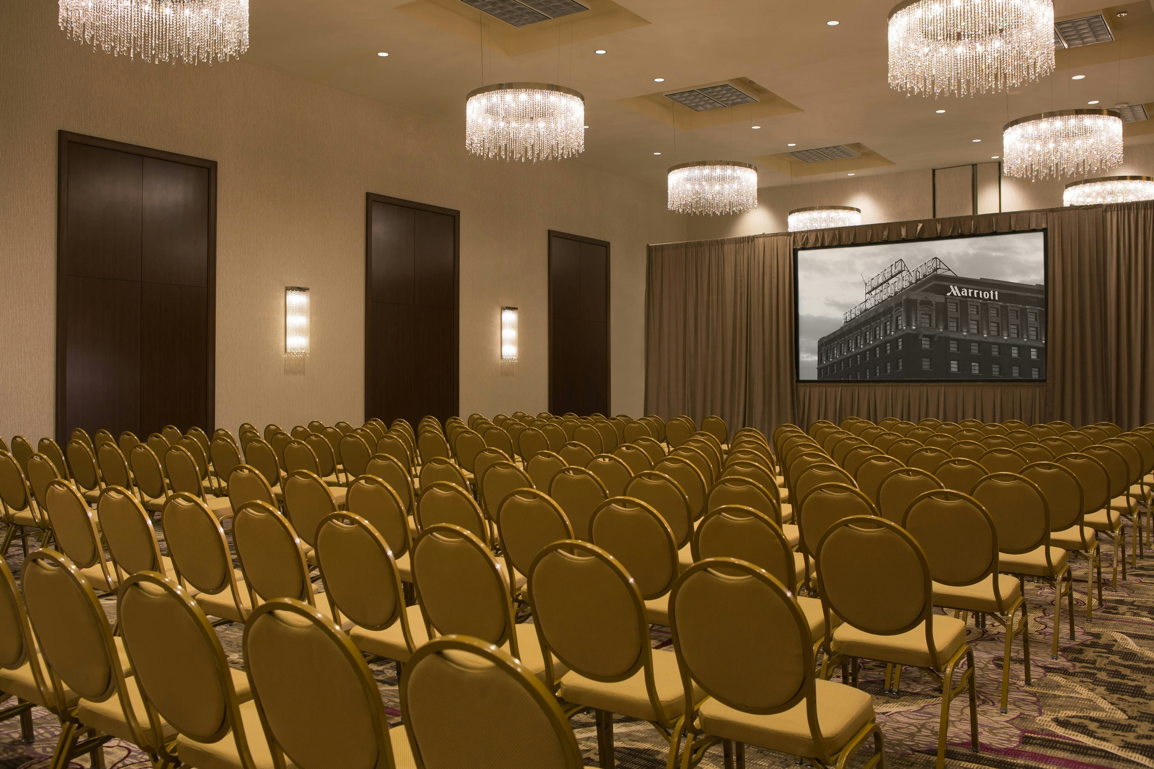 PEORIA MARRIOTT PERE MARQUETTE 48/50
