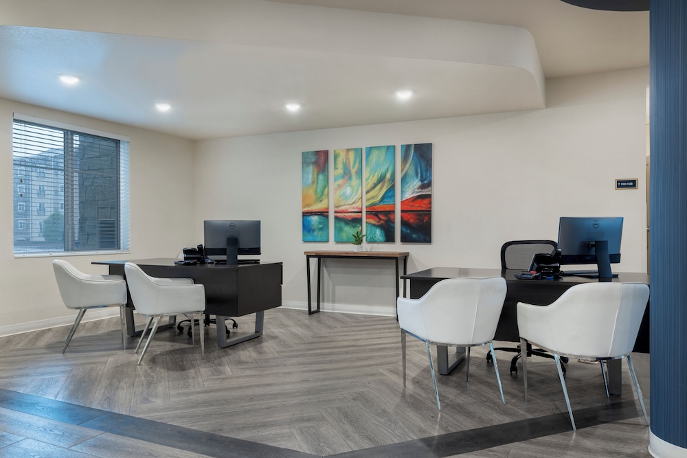 Soka Suites Dallas - Las Colinas 22/31