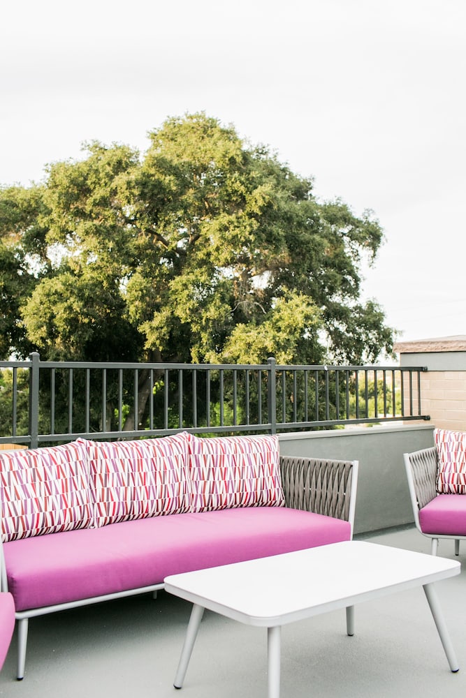 Hotel Siri Downtown - Paso Robles 11/53