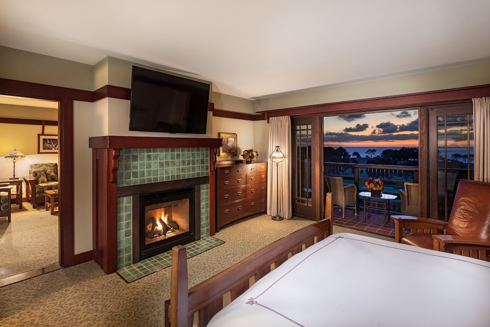 Lodge At Torrey Pines 10/80