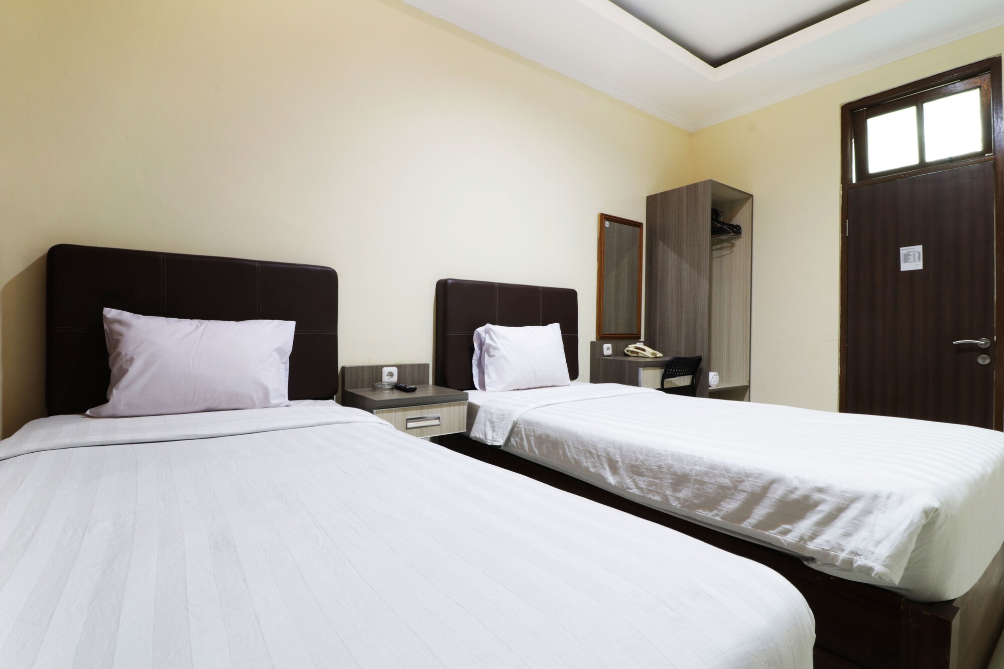 Superior 2 Adults, Hotel Istana Bungur 3/5