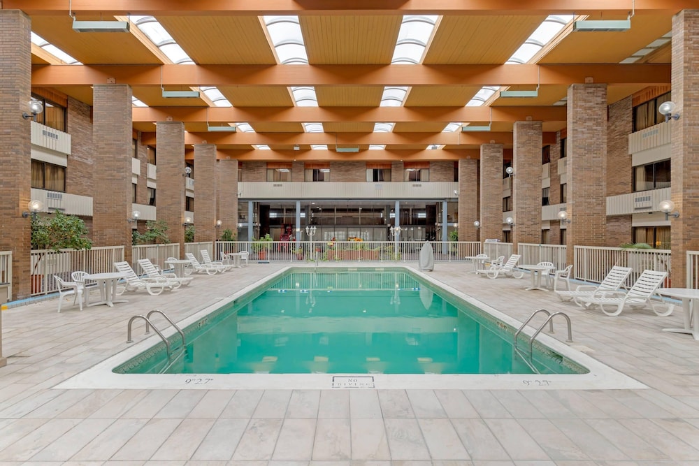 swimming pool spa