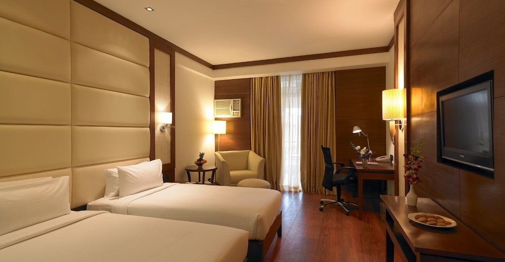 Royal Orchid Resort & Convention Centre Bangalore 13/34