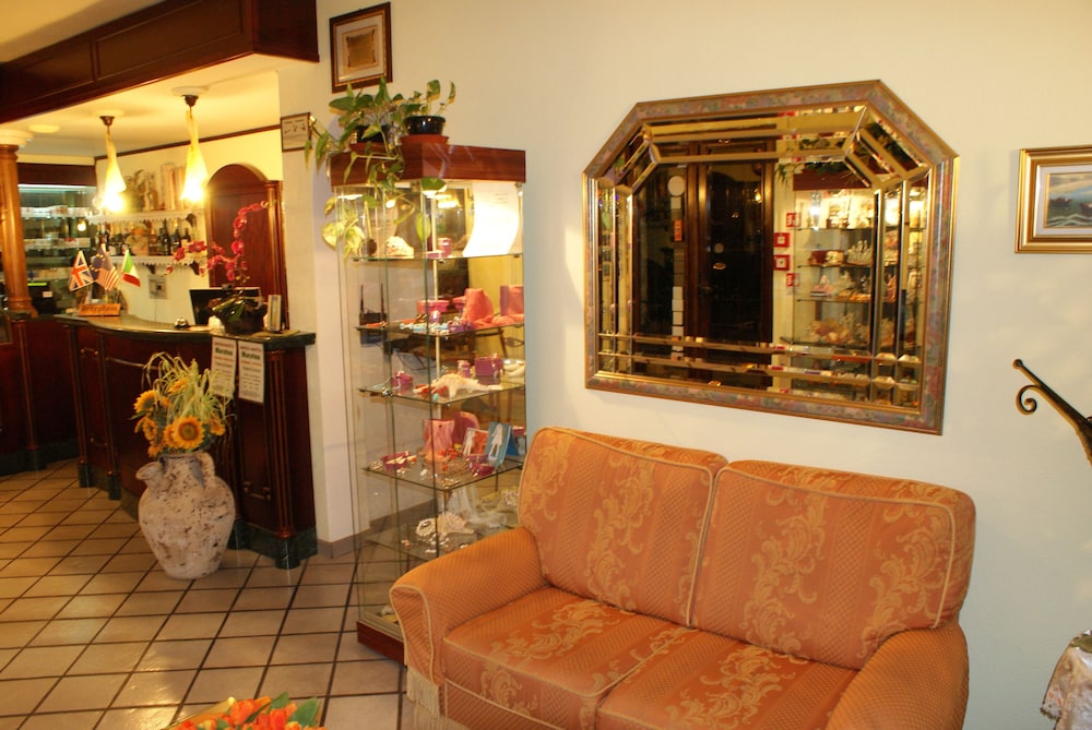 Hotel Ristorante Borgo La Tana 10/50