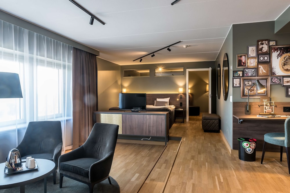 Scandic Infra City 44/75