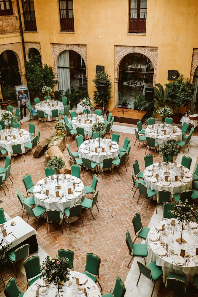 Alcazar de La Reina 53/66
