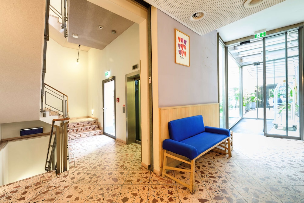 Hotel Bleibtreu Berlin By Golden Tulip 33/50