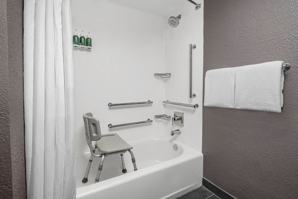 Courtyard By Marriott Butler Boulevard 39/43