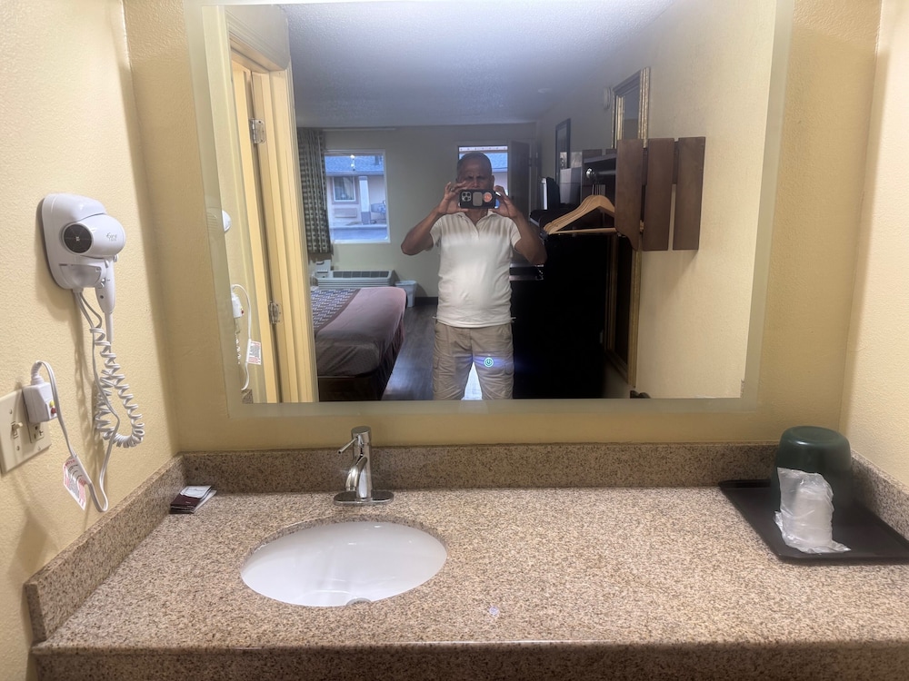 Somatel Goodlettsville Hotel 19/23