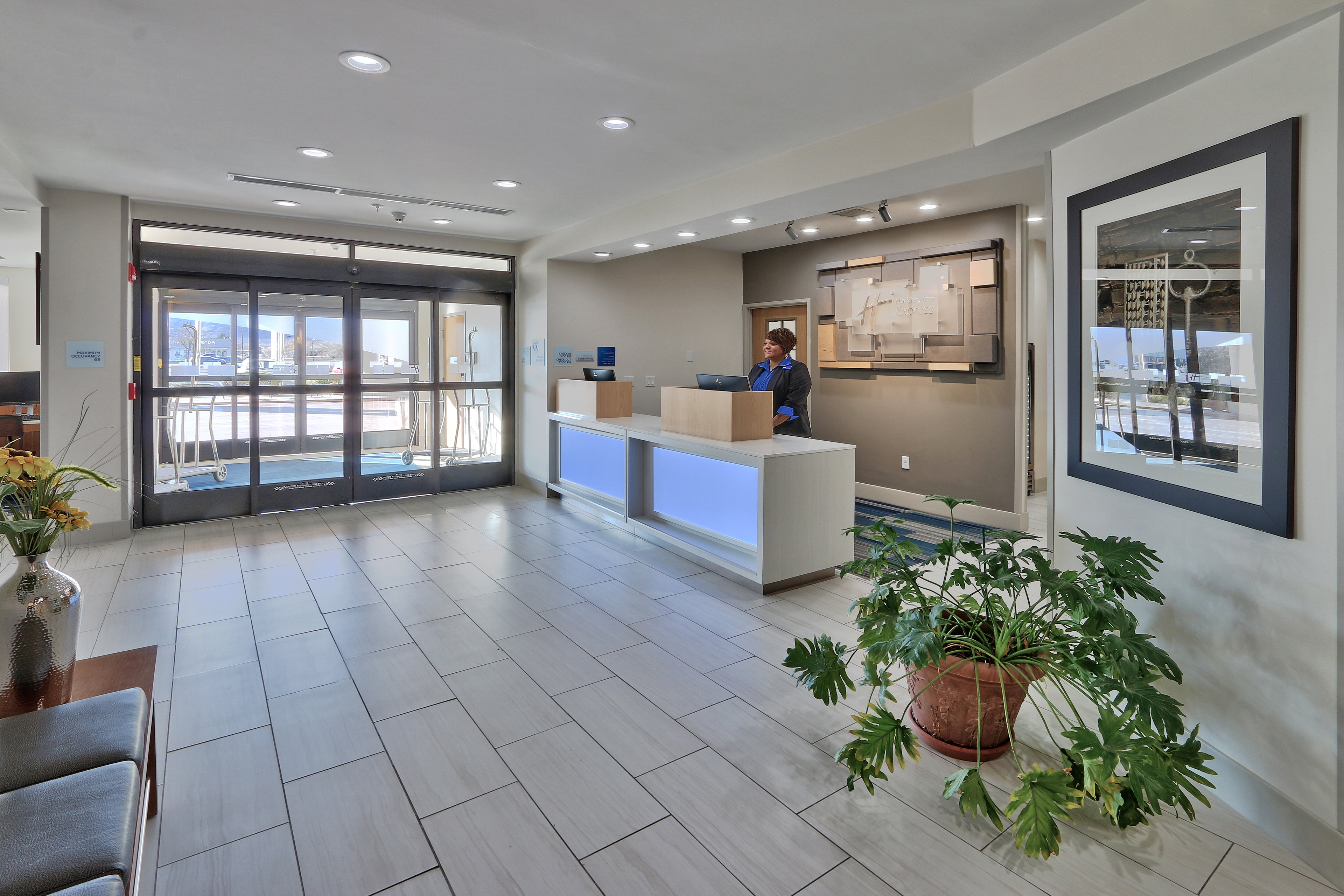Holiday Inn Express Socorro 7/60