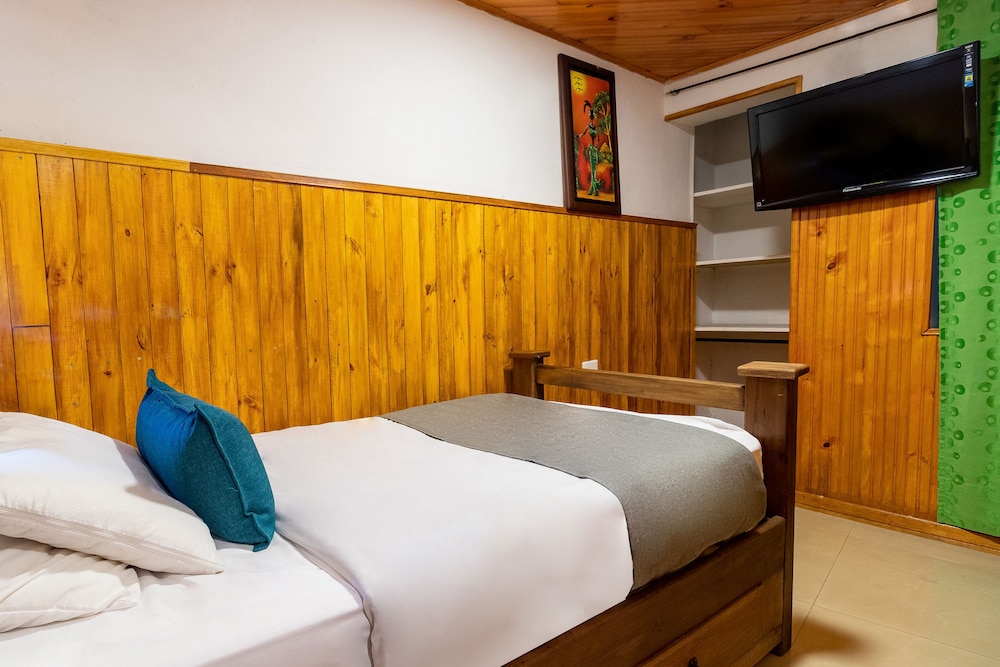 ROOM, TRIPLE