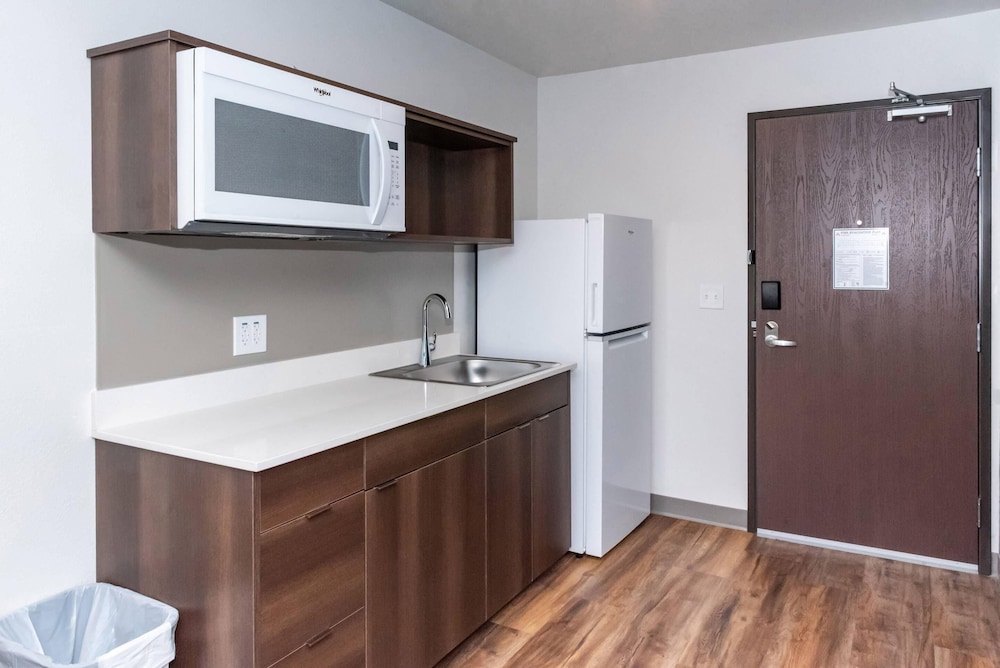 WoodSpring Suites Buford near Mall of Georgia-Lake Lanier 10/57