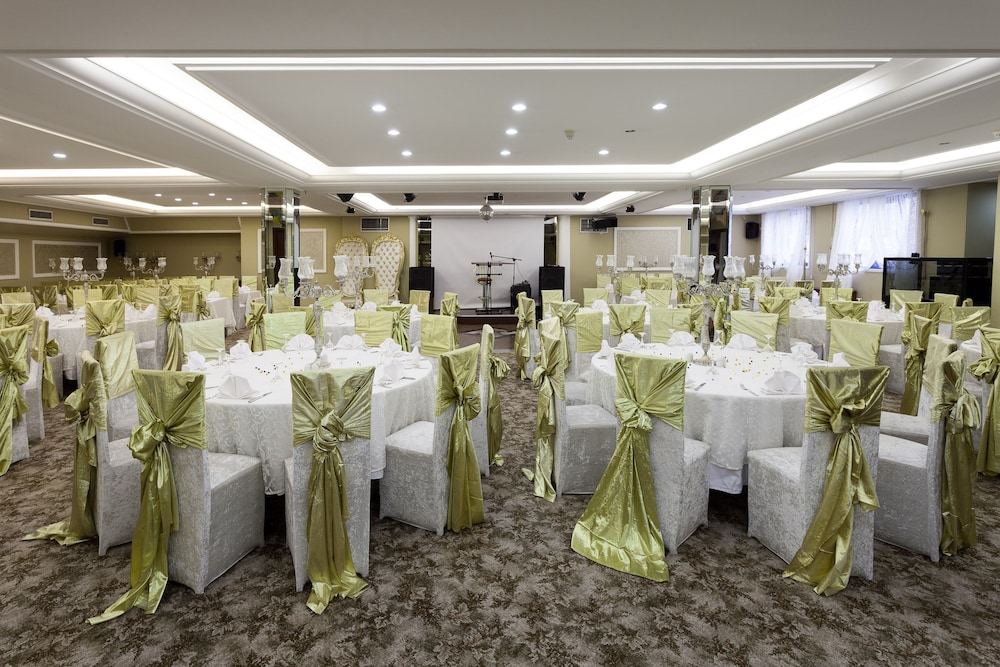Grand Anka Hotel 48/68