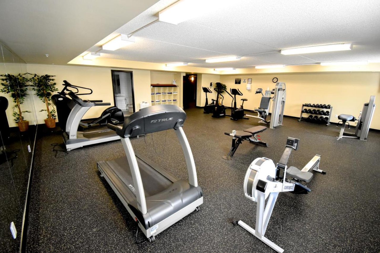 Canad Inns Destination Centre Club Regent Casino Hotel 28/46