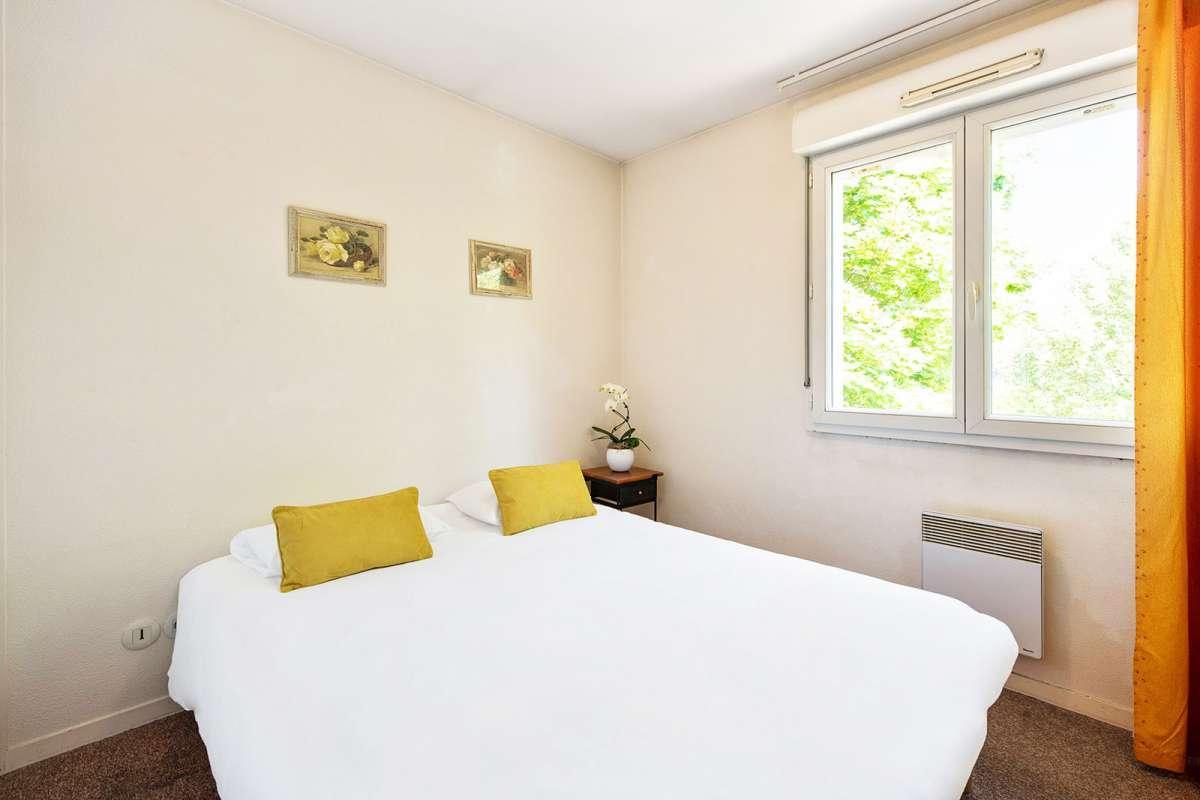 2 BEDROOMS, APARTMENT