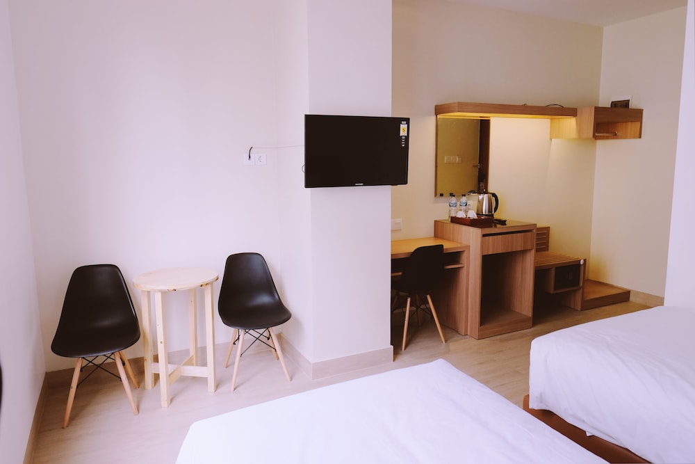 Grand Thamrin Hotel 18/35