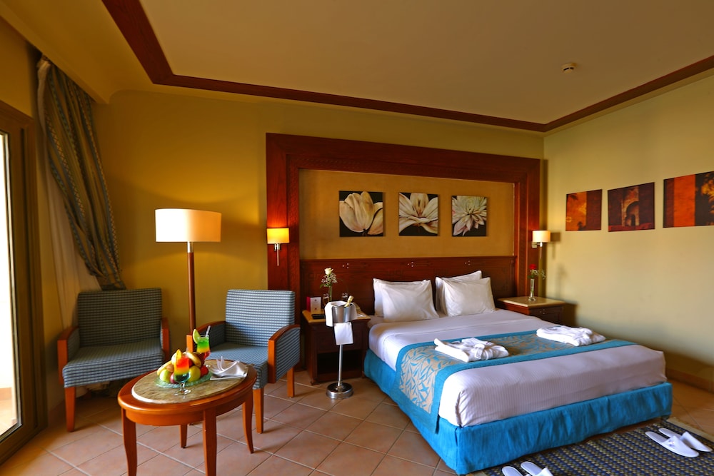 غرفة سوبيريور ثلاثية بسرير كوين بإطلالة على المسبح، Charmillion Club Resort 9/10