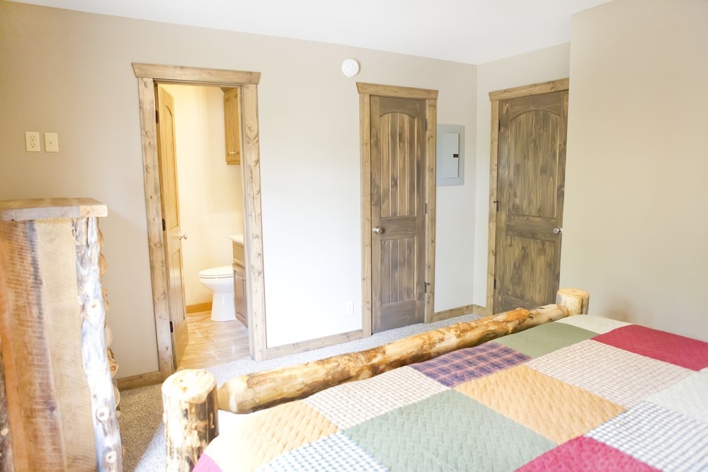 Indian Point Lodge Amp Condominiums 33/73