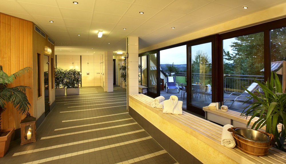 Trans World Hotel Kranichhohe 5/45