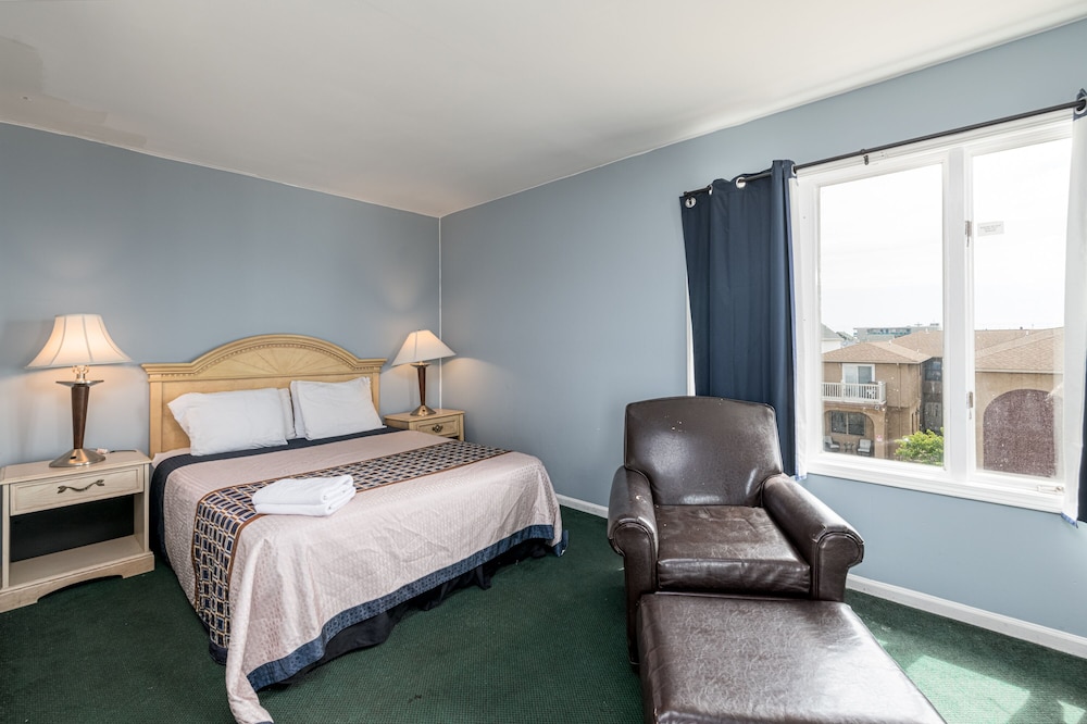 Hotel Charlee Villas By The Beach 11/62