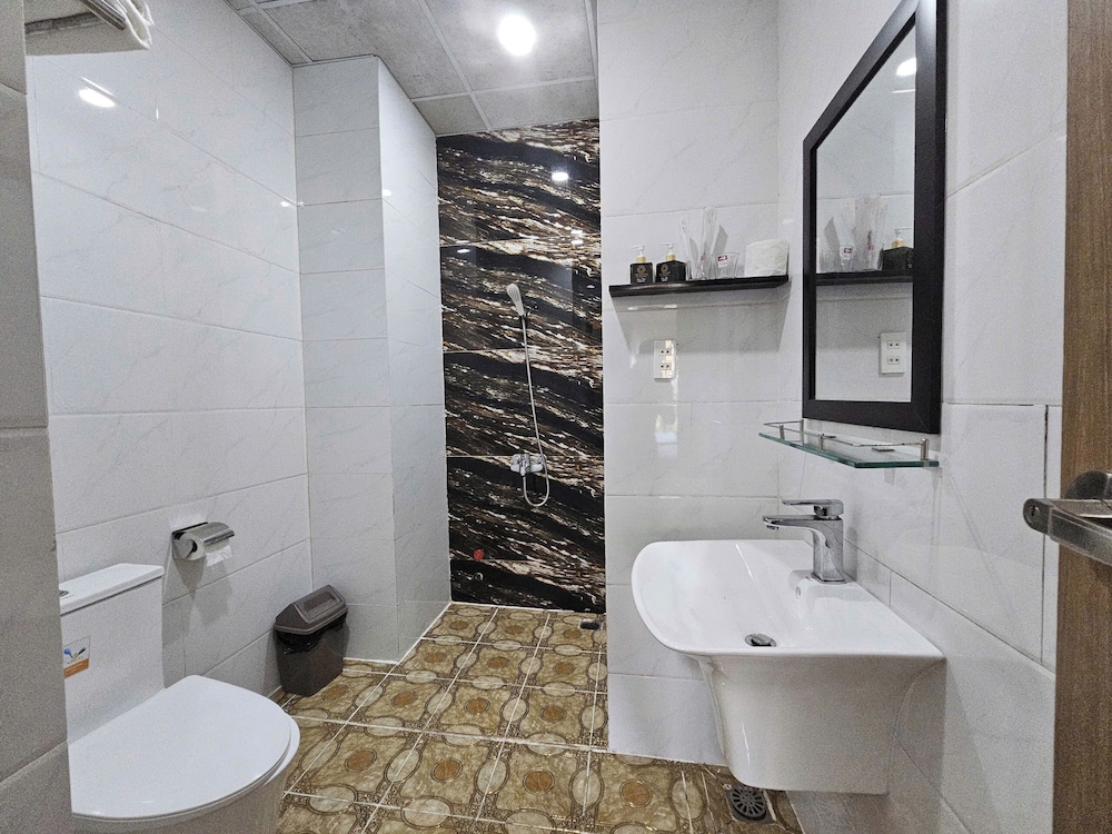 The Passion Hotel Airport - 5 minutes to Tan Son Nhat 45/50