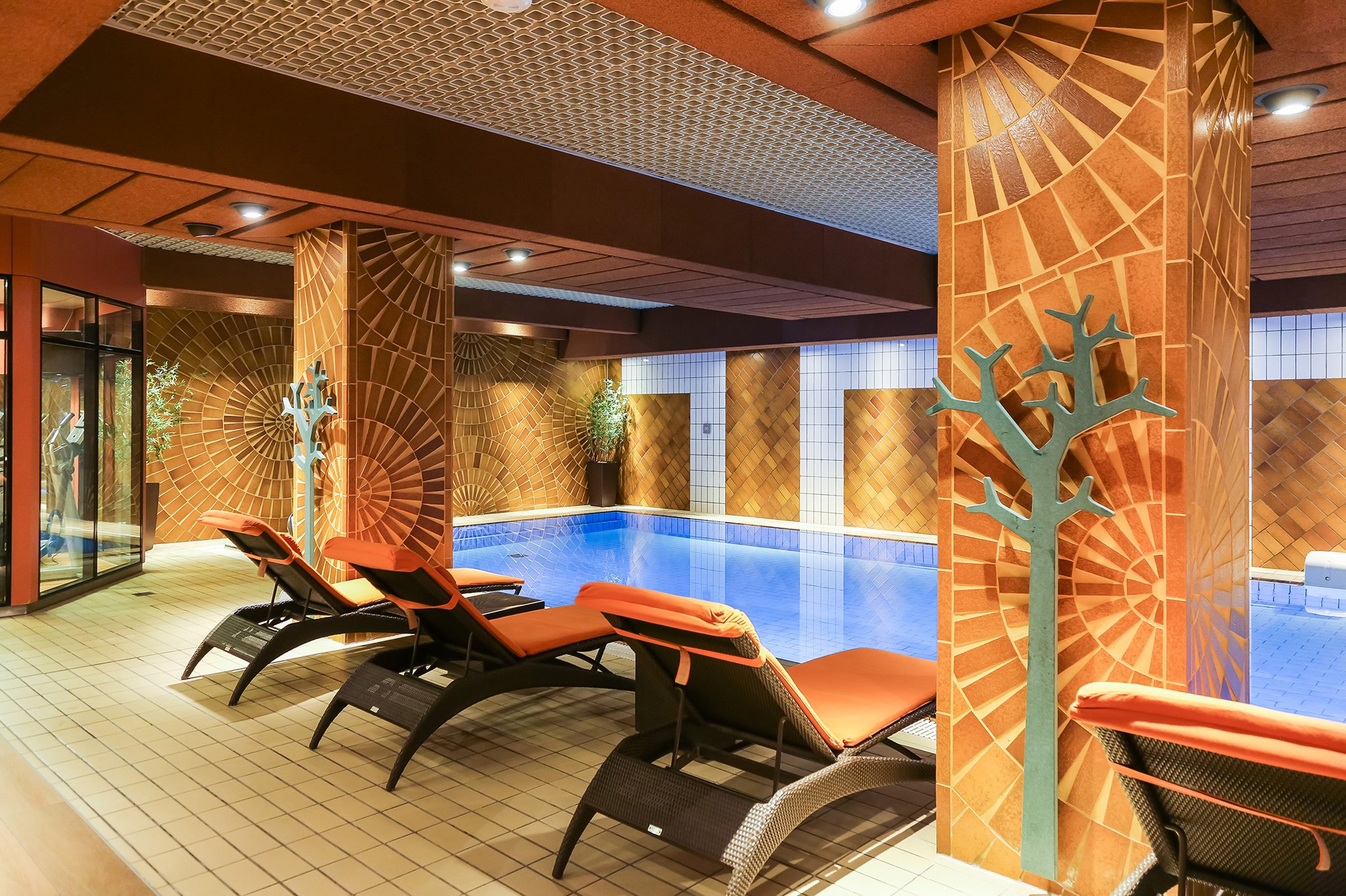 Le Royal Hotels & Resorts 42/82