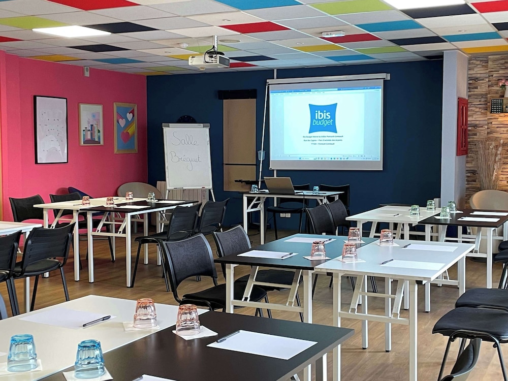 Ibis Budget Marne La Vallee Pontault Combault 52/61