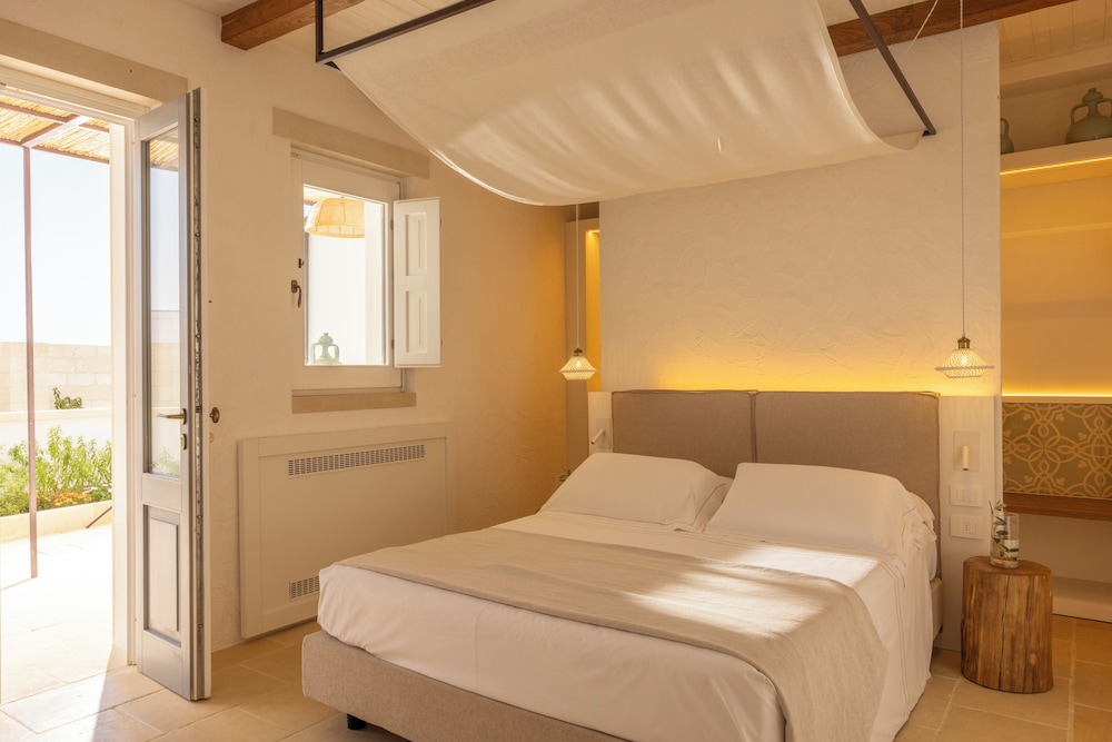 Junior Suite, Studio, King Bed, Garden View