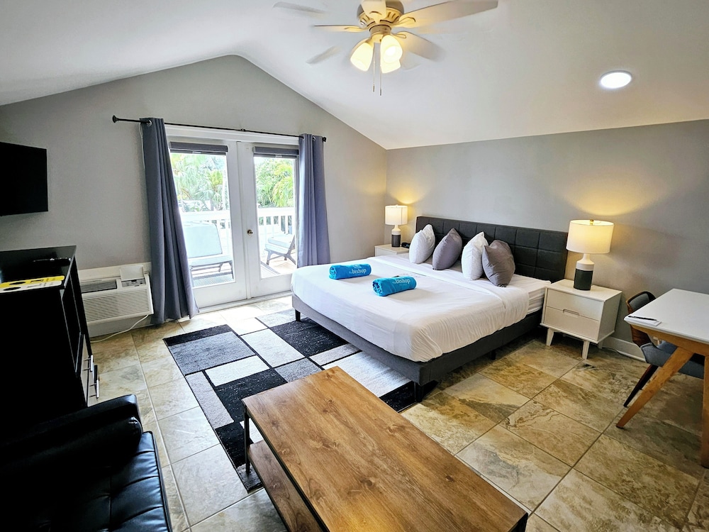 Bishop Hotel Key West 12/50