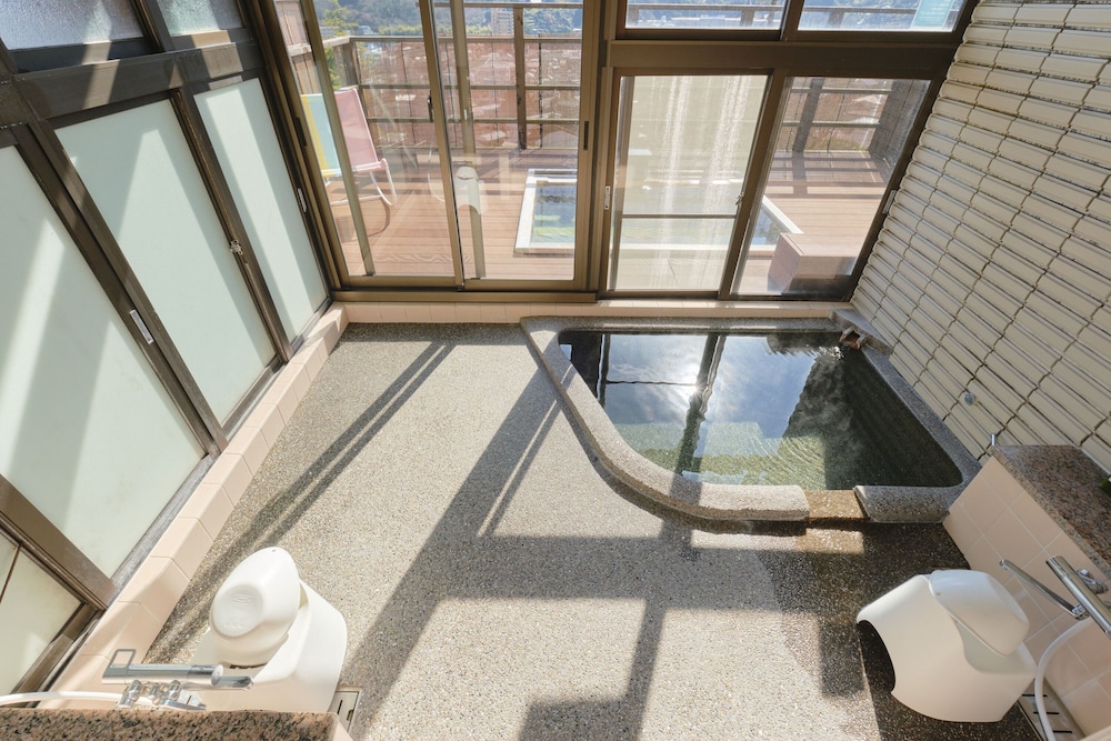 Open-Air Hot Spring Ryokan -Suikoen- [VR] 20/46