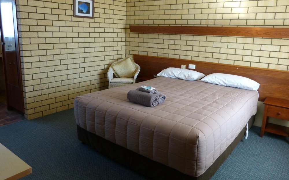COASTAL COMFORT MOTEL 5/16