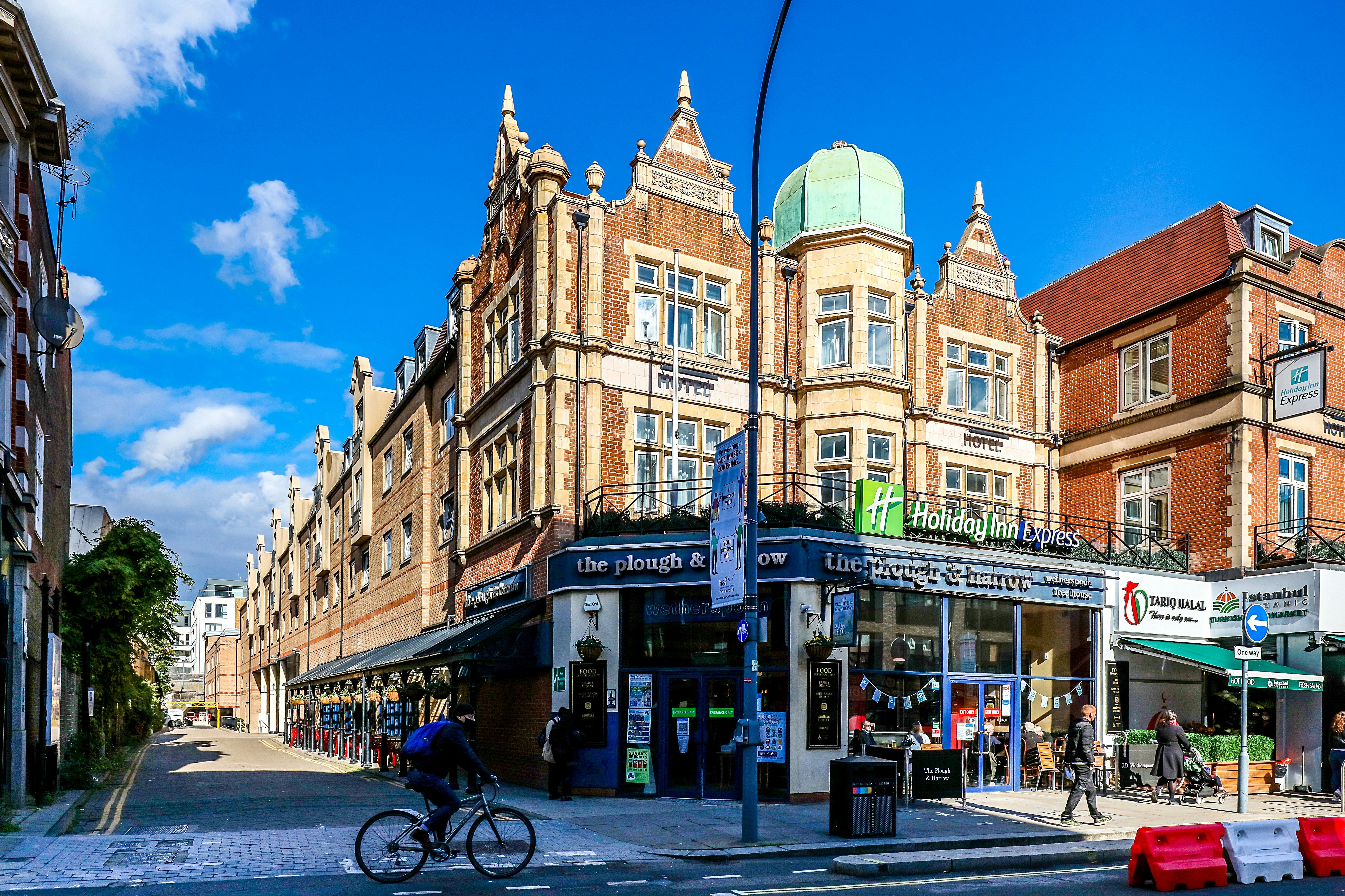 Holiday Inn Express London Hammersmith 41/43