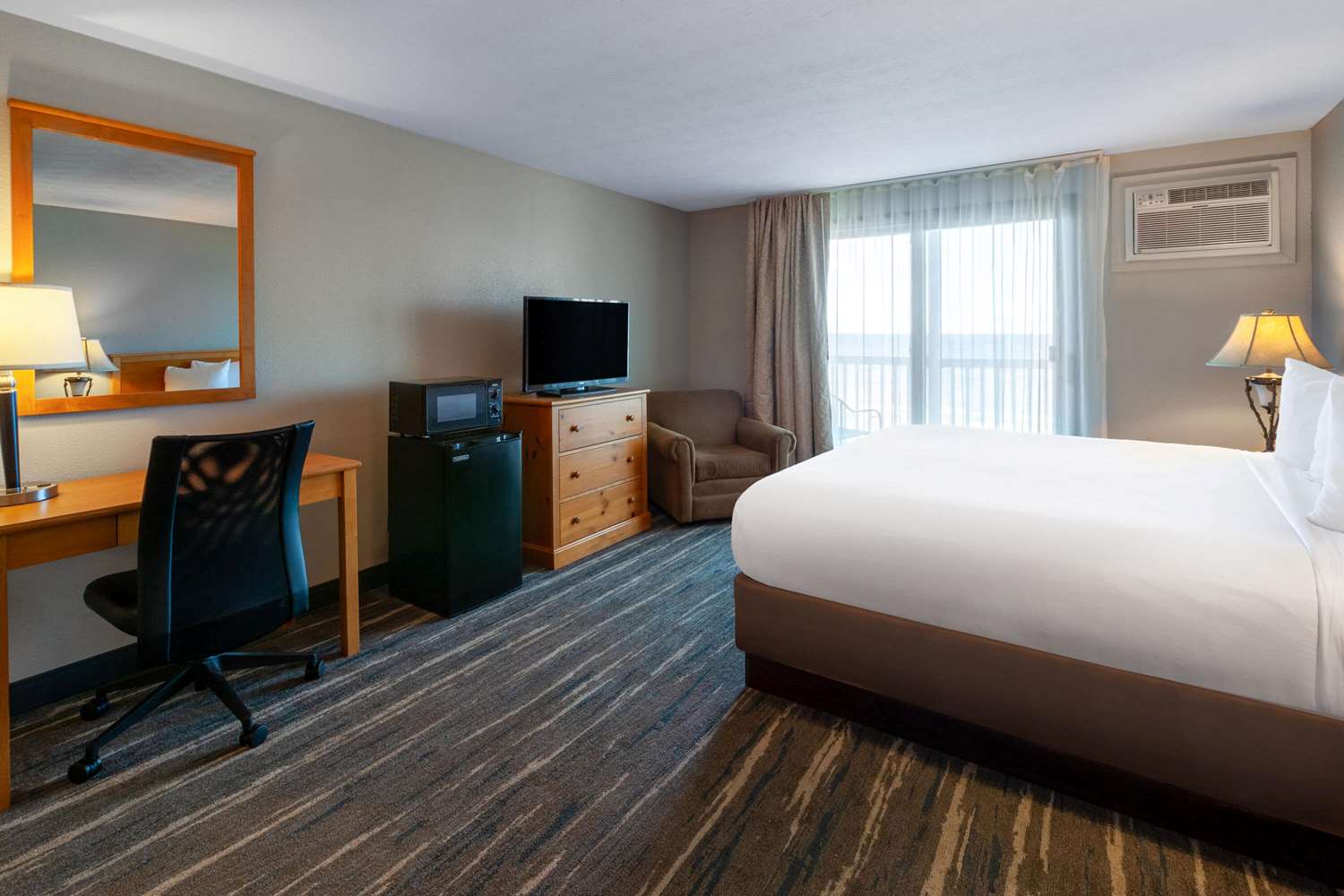Baymont by Wyndham St. Ignace Lakefront 13/54