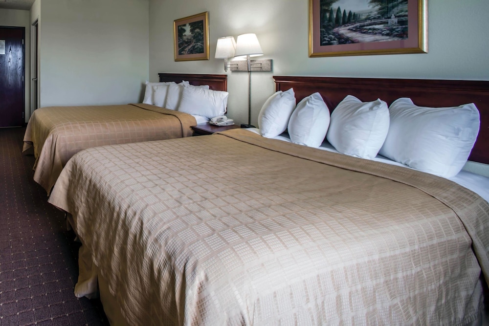 Quality Inn Harrisburg 7/16