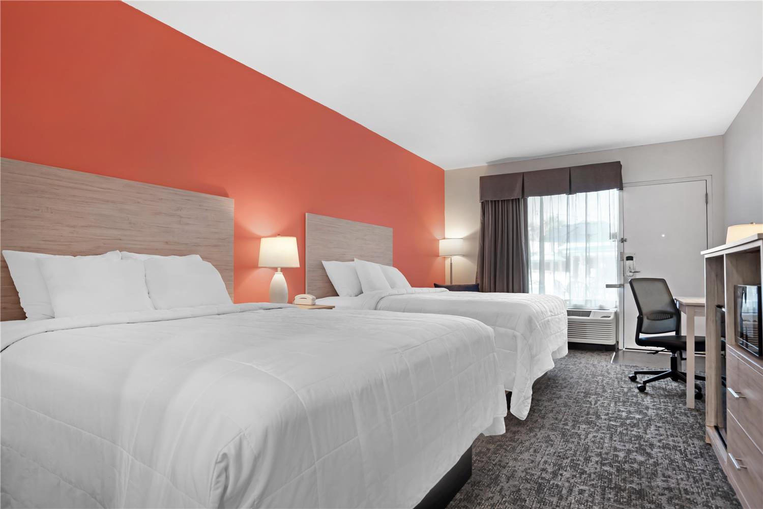 Inland, 2 Queen Beds