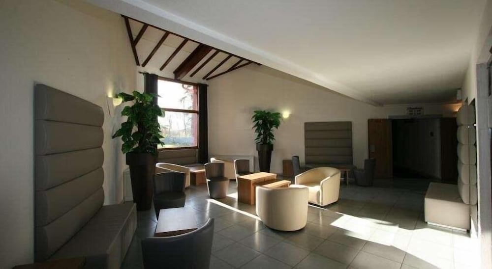 Kyriad Lyon Est - Genas Eurexpo 28/50