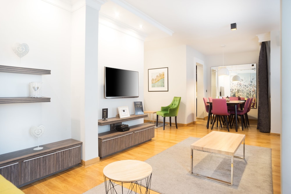 Feel Belgrade Aparthotel 54/70