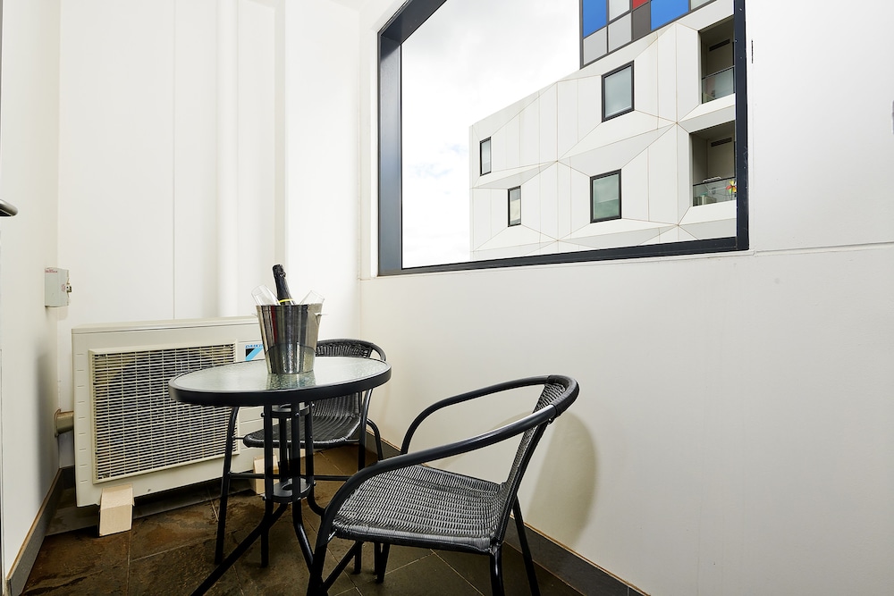 Melbourne Knox Central Apartment Hotel 44/49