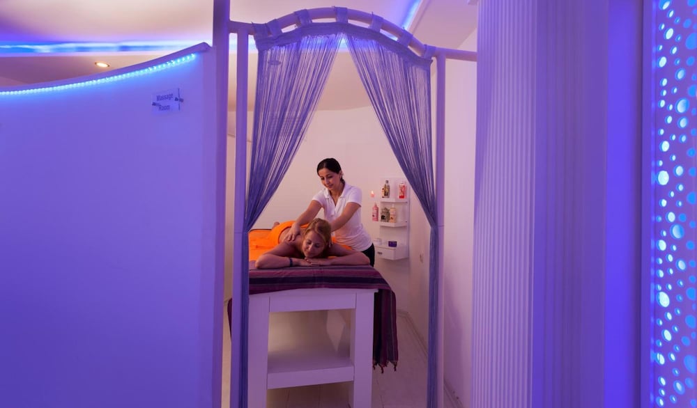 Blue Diamond Alya Hotel 7/42