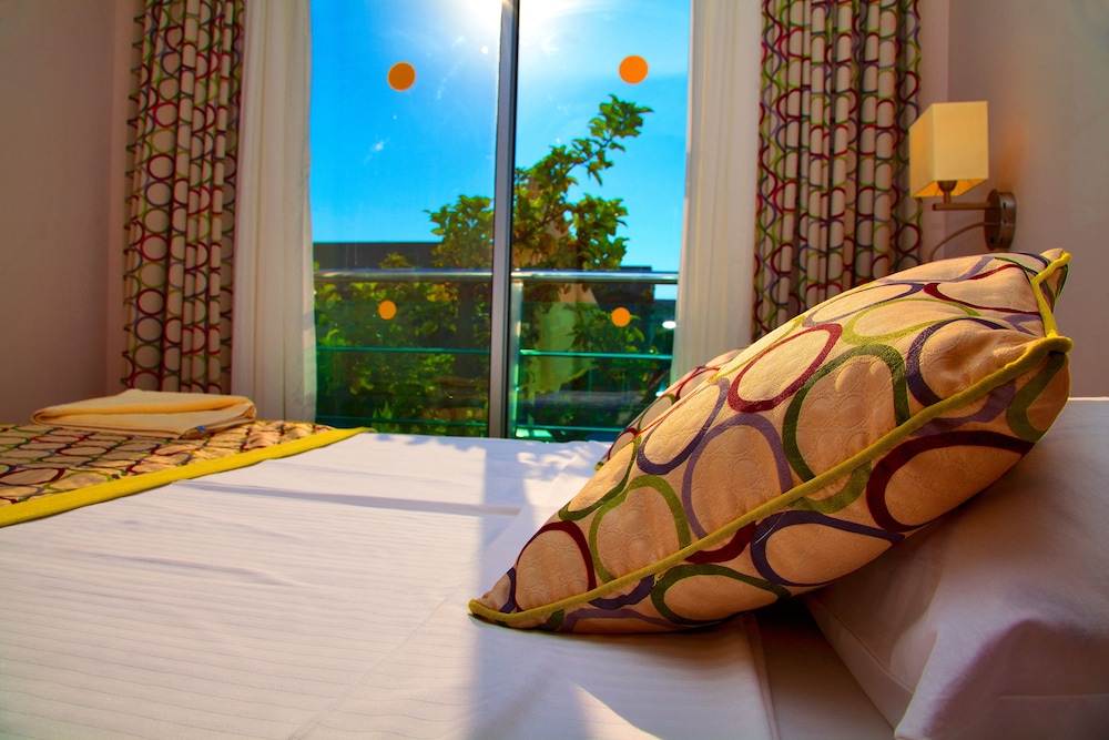 Green Garden Suites Hotel 8/29