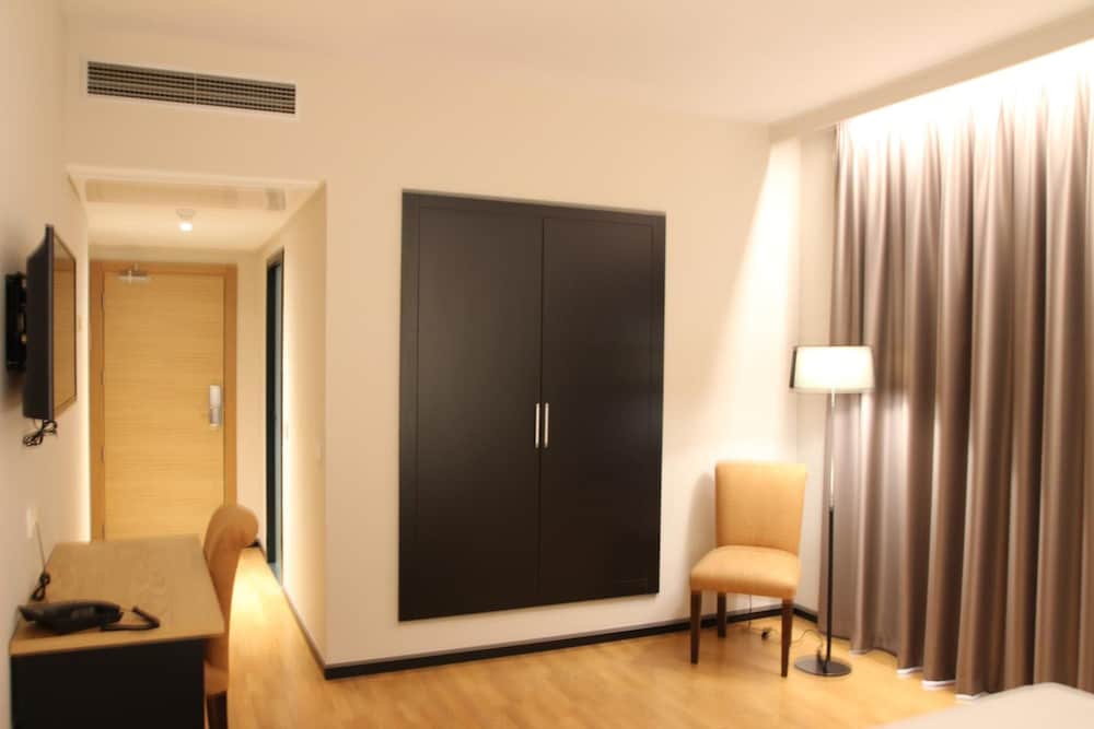 Hotel Alcantara 12/24
