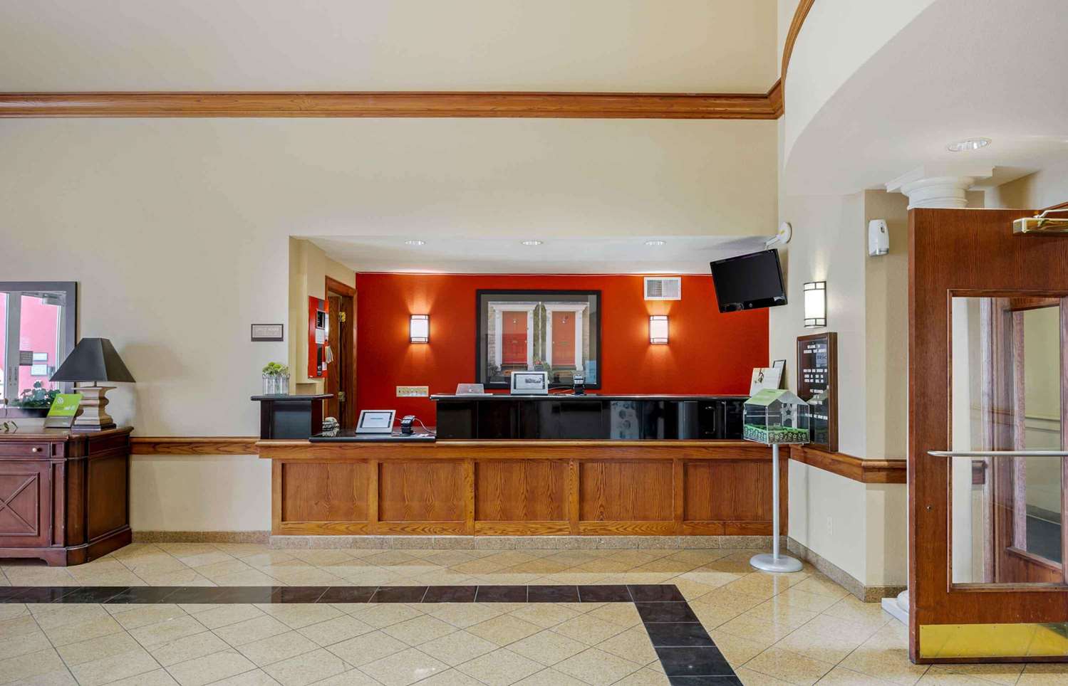 MainStay Suites Las Vegas Flamingo 2/6