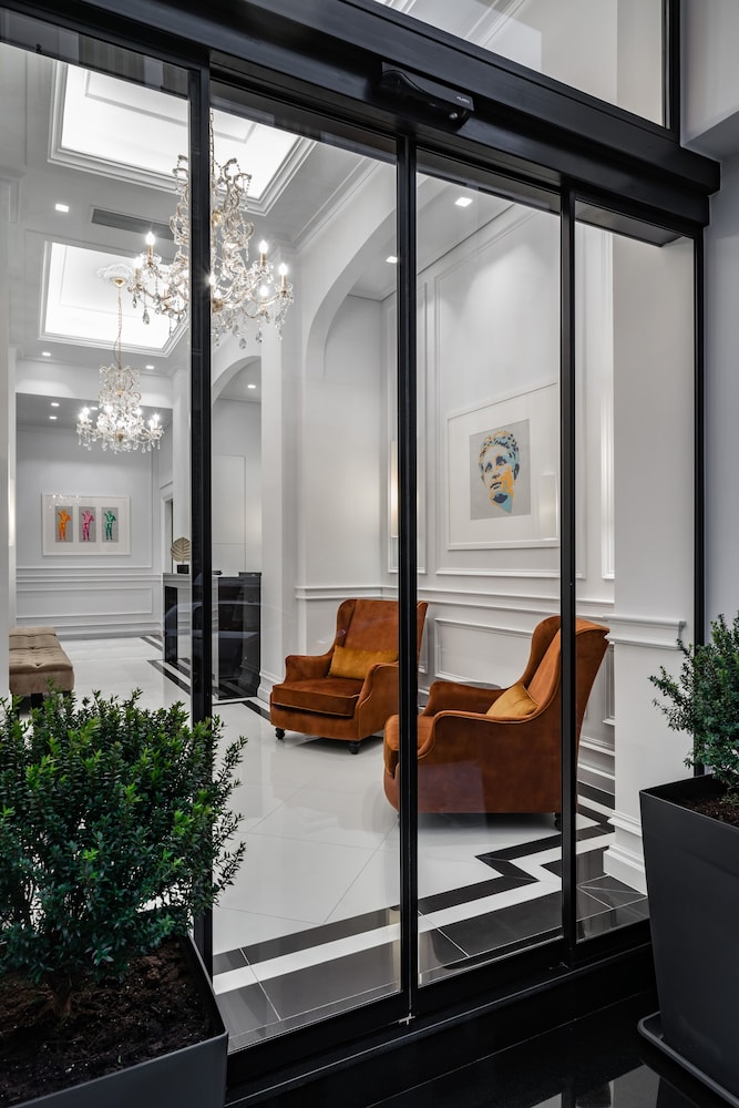 Praxitelous Luxury Suites 8/50