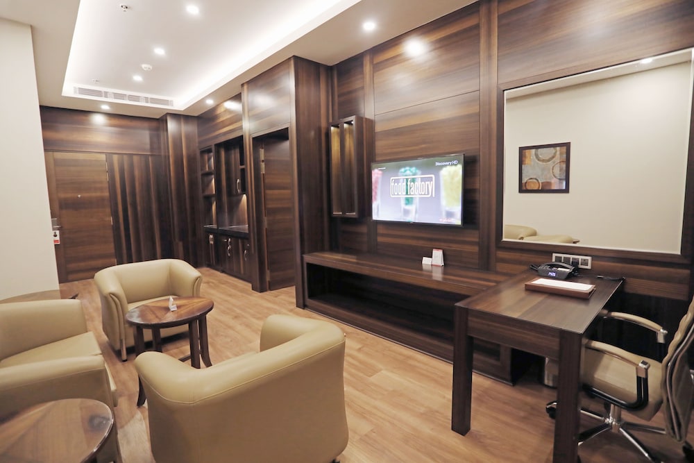 Ramada by Wyndham Jamshedpur 39/52