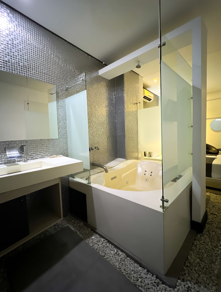 HOTEL 47 MEDELLIN STREET 58/59