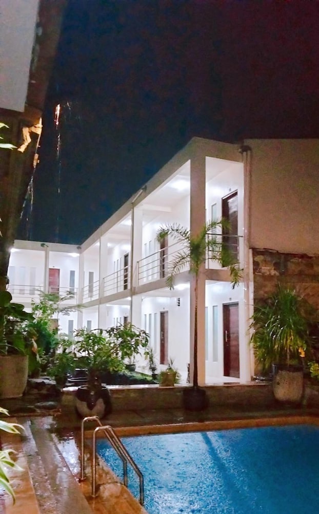 Satya Graha Hotel 7/79