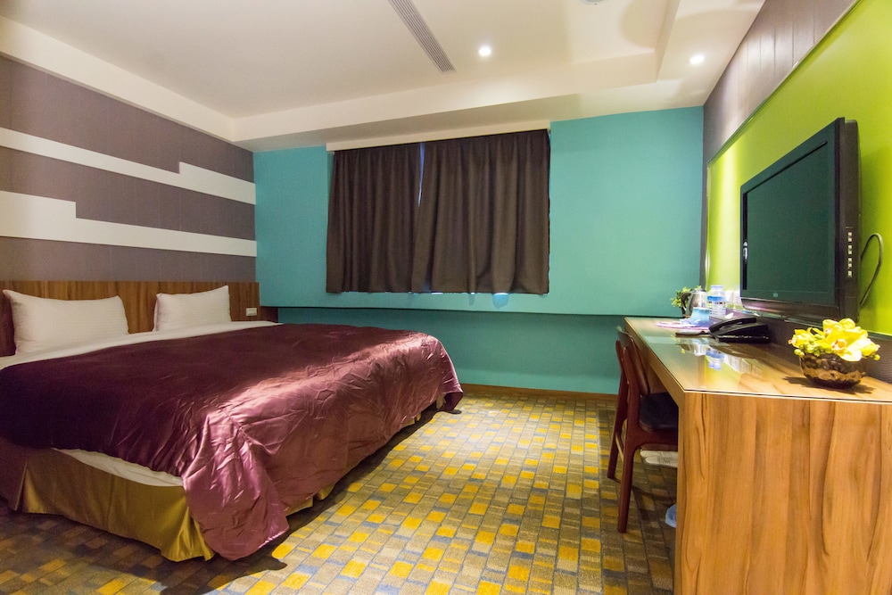 XIMEN HOTEL 37/70