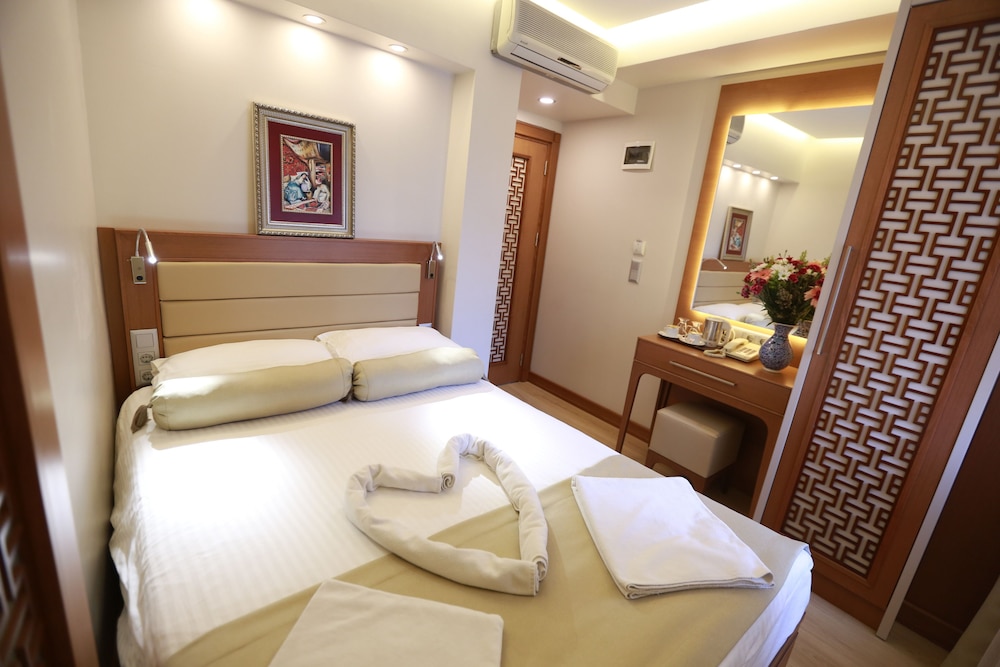 Sirkeci Park Hotel 24/68