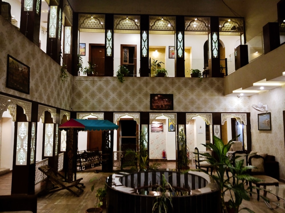 Dwivedi Hotels Sri Omkar Palace 24/37